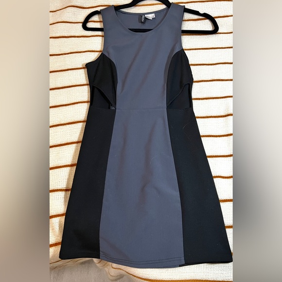 H&M Black & Gray Colour Block Dress w/ Slits - Picture 1 of 6
